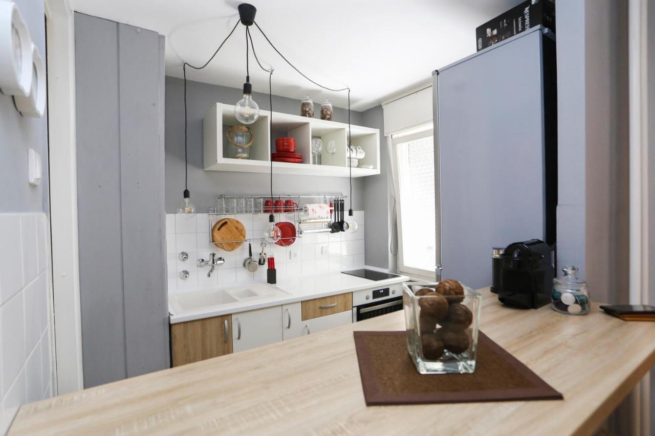 Modern Apartment With Free Parking Novi Sad Exterior photo